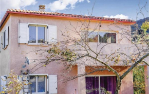 Three-Bedroom Apartment in Petreto-Biccisano